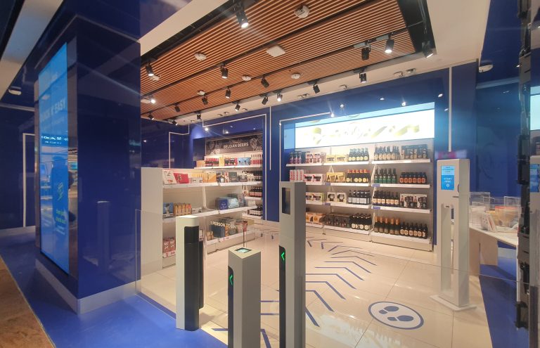 Tienda de cervezas belgas y licores en aeropuerto.